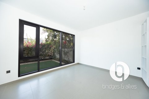 Villa in Dubai Hills Estate, UAE 4 bedrooms, 202 sq.m. № 707699 - photo 4