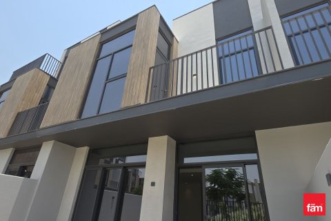 Vilë në Dubai, Emiratet e Bashkuara Arabe 3 dhoma gjumi, 168.2 m2. № 622973 - Foto 1