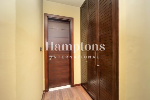 Apartment til leje i Palm Jumeirah, Dubai, UAE 1 soveværelse, 121.61002700 kvm № 696620 - foto 14