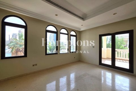 Villa à louer à Palm Jumeirah, Dubai, EAU 6 chambres, 650.32100000 m2 № 696619 - photo 12