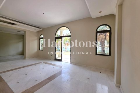 Villa à louer à Palm Jumeirah, Dubai, EAU 6 chambres, 650.32100000 m2 № 696619 - photo 25