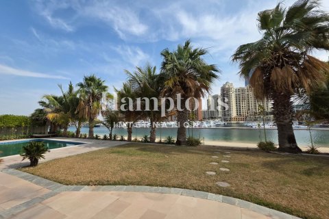 Villa à louer à Palm Jumeirah, Dubai, EAU 6 chambres, 650.32100000 m2 № 696619 - photo 2