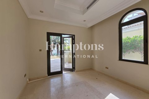 Villa à louer à Palm Jumeirah, Dubai, EAU 6 chambres, 650.32100000 m2 № 696619 - photo 7