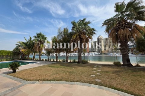 Villa à louer à Palm Jumeirah, Dubai, EAU 6 chambres, 650.32100000 m2 № 696619 - photo 9