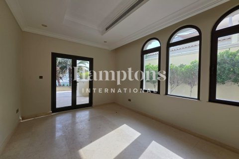 Villa à louer à Palm Jumeirah, Dubai, EAU 6 chambres, 650.32100000 m2 № 696619 - photo 8