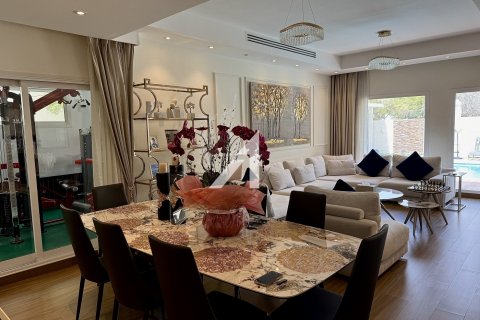 Huvila Meadows, Dubai, Arabiemiraatit 5 makuuhuonetta, 565 m2 № 685826 - kuva 3