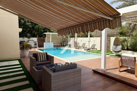 Huvila Meadows, Dubai, Arabiemiraatit 5 makuuhuonetta, 565 m2 № 685826 - kuva 25