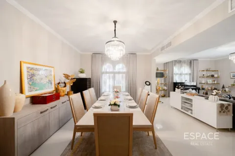 Müüa villa asukohaga Dubai Land, AÜE: 4 magamistoaga, 496 m² Nr 738046 - pilt 4