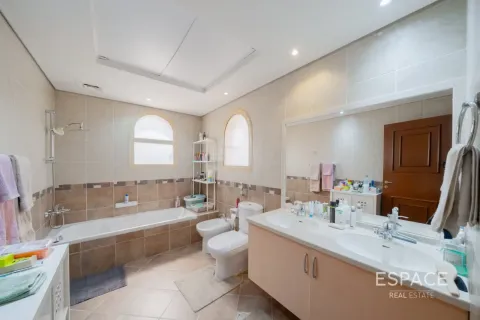 Müüa villa asukohaga Dubai Land, AÜE: 4 magamistoaga, 496 m² Nr 738046 - pilt 18