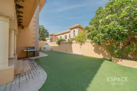 Müüa villa asukohaga Dubai Land, AÜE: 4 magamistoaga, 496 m² Nr 738046 - pilt 19