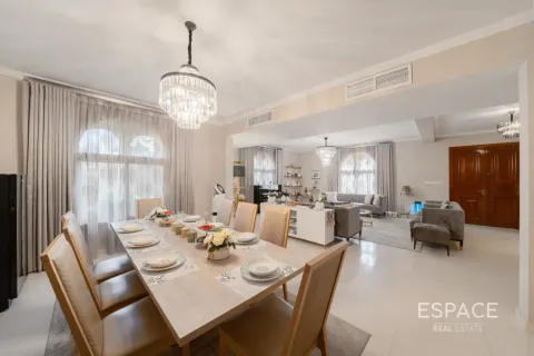 Müüa villa asukohaga Dubai Land, AÜE: 4 magamistoaga, 496 m² Nr 738046 - pilt 5