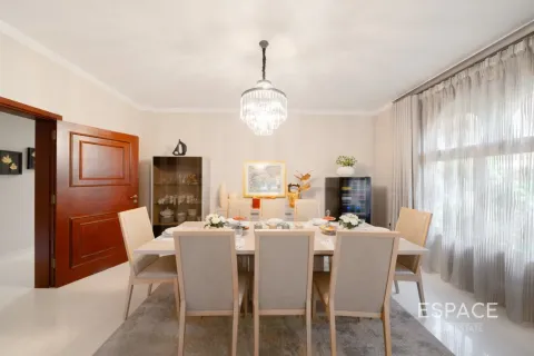 Müüa villa asukohaga Dubai Land, AÜE: 4 magamistoaga, 496 m² Nr 738046 - pilt 6