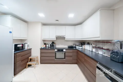 Müüa villa asukohaga Dubai Land, AÜE: 4 magamistoaga, 496 m² Nr 738046 - pilt 7