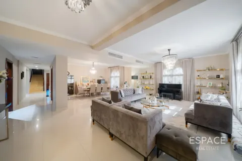 Müüa villa asukohaga Dubai Land, AÜE: 4 magamistoaga, 496 m² Nr 738046 - pilt 1