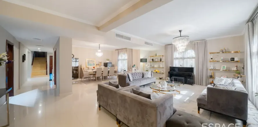 Villa asukohaga Dubai Land, AÜE: 4 magamistoaga, 496 m² Nr 738046