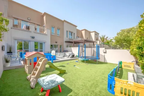 ویلا برای اجاره در The Lakes، Dubai، امارات متحده عربی 3 خوابه ، 233 متر مربع ، شماره 738303 - تصویر 1
