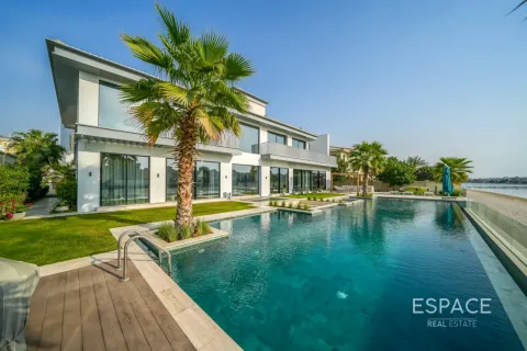 Vilë në Palm Jumeirah, Dubai, Emiratet e Bashkuara Arabe 5 dhoma gjumi, 836 m2. № 738047 - Foto 1