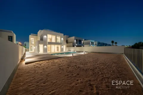 Müüa villa asukohaga Jumeirah Park, Dubai, AÜE: 5 magamistoaga, 555 m² Nr 738048 - pilt 2