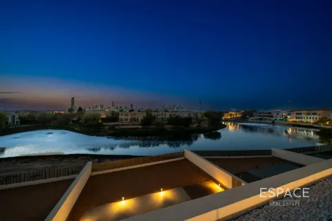 Müüa villa asukohaga Jumeirah Park, Dubai, AÜE: 5 magamistoaga, 555 m² Nr 738048 - pilt 1