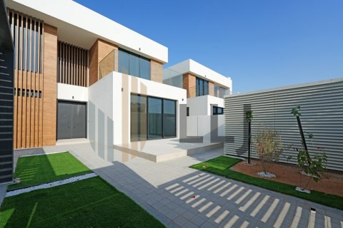 Villa para venda em Saadiyat Island, Abu Dhabi, EAU 4 quartos, 538.1 m2 № 624096 - foto 1