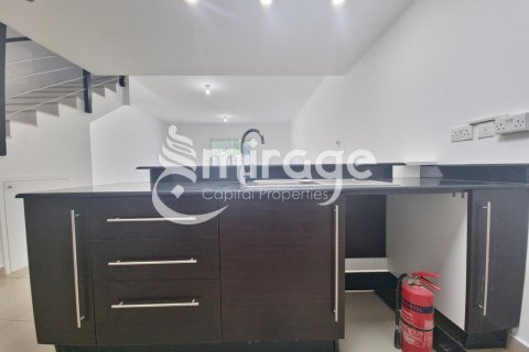 Řadový dům v Al Reef, Abu Dhabi, SAE 3 ložnice, 174.1 m² Č.: 596939 - fotografie 9