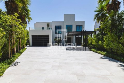 Villa asukohaga Jumeirah Islands, Dubai, AÜE: 4 magamistoaga, 1001.49 m² Nr 742003