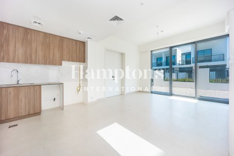 Radový dom v Town Square, Dubai, SAE 4 spálne, 261.615 m2 č. 694469