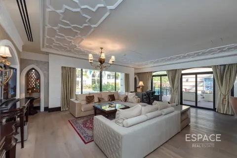 Vila u Palm Jumeirah, Dubai, UAE 4 spavaćih soba, 581 m2 Br. 738464 - fotografija 3