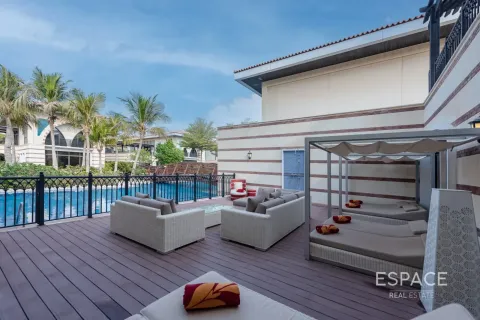 Vila u Palm Jumeirah, Dubai, UAE 4 spavaćih soba, 581 m2 Br. 738464 - fotografija 15