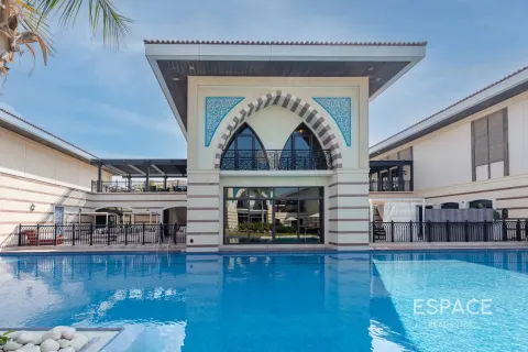 Vila u Palm Jumeirah, Dubai, UAE 4 spavaćih soba, 581 m2 Br. 738464 - fotografija 1