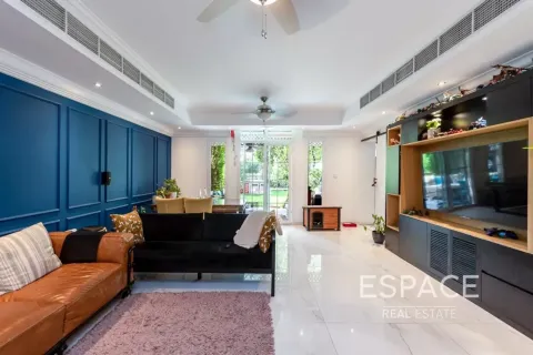 Villa para arrendamento em The Springs, Dubai, EAU 3 quartos, 227 m2 № 738463 - foto 2