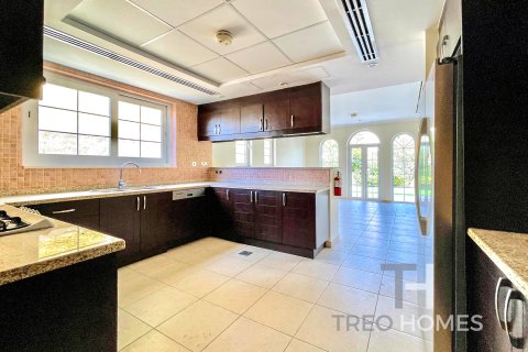 Vila v Jumeirah Park, Dubai, SAE 3 ložnice, 285 m² Č.: 586381 - fotografie 5