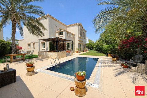 Villa para arrendamento em Jumeirah Islands, Dubai, EAU 4 quartos, 1002 m2 № 701340 - foto 2