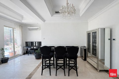 Villa para arrendamento em Jumeirah Islands, Dubai, EAU 4 quartos, 1002 m2 № 701340 - foto 10