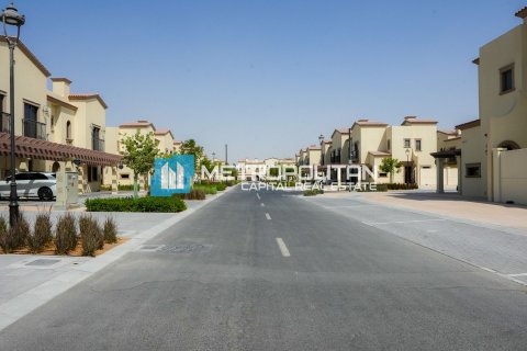 Townhouse in Khalifa City, Abu Dhabi, UAE 3 bedrooms, 171 sq.m. № 651781 - photo 19