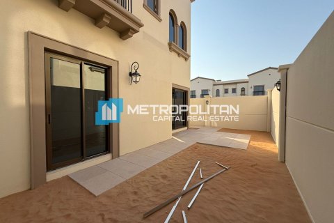 Townhouse in Khalifa City, Abu Dhabi, UAE 3 bedrooms, 171 sq.m. № 651781 - photo 17