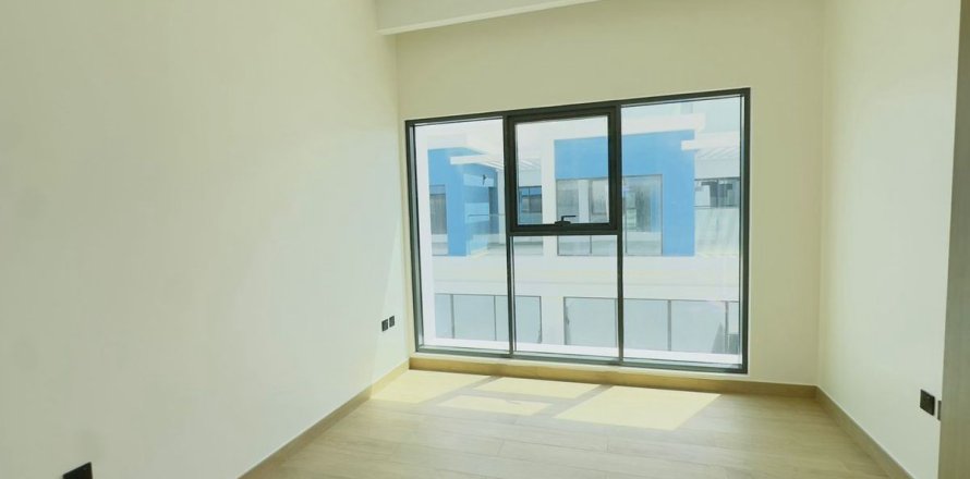 Townhouse sa Dubai, UAE 5 silid-tulugan, 144.1 sq.m. № 700046