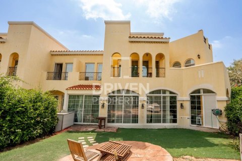 Lakás itt: Dubai, EAE, 2 hálószoba, 160.63 m², azonosító: 761932