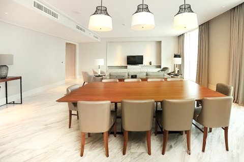 Apartment sa Downtown Dubai (Downtown Burj Dubai), UAE 4 silid-tulugan, 260.8 sq.m. № 670086 - larawan 4