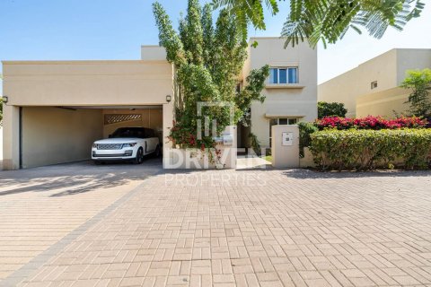 Vilë në Meadows, Dubai, Emiratet e Bashkuara Arabe 4 dhoma gjumi, 559 m2. № 603682 - Foto 30