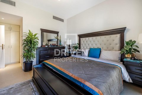 Vilë në Meadows, Dubai, Emiratet e Bashkuara Arabe 4 dhoma gjumi, 559 m2. № 603682 - Foto 11