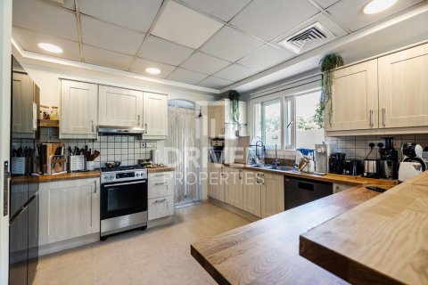 Vilë në Meadows, Dubai, Emiratet e Bashkuara Arabe 4 dhoma gjumi, 559 m2. № 603682 - Foto 18