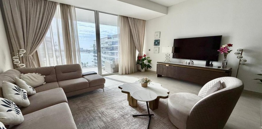 Apartment in Palm Jumeirah, Dubai, UAE 2 bedrooms, 137 sq.m. № 611347