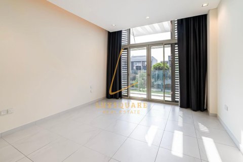 Vilë në Mohammed Bin Rashid City, Dubai, Emiratet e Bashkuara Arabe 4 dhoma gjumi, 700 m2. № 717845 - Foto 13