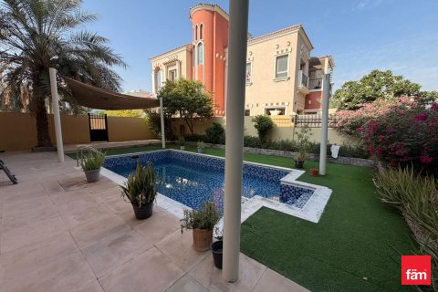 Vilă de închiriat în Dubai, EAU 5 dormitoare, 673.9 mp. №660548 - poză 7
