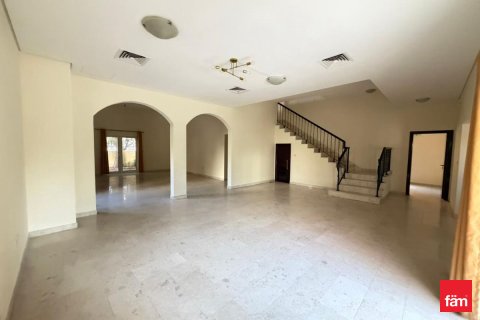 Vilă de închiriat în Dubai, EAU 5 dormitoare, 673.9 mp. №660548 - poză 3