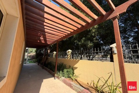 Vilă de închiriat în Dubai, EAU 5 dormitoare, 673.9 mp. №660548 - poză 10