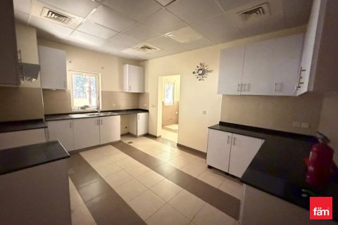 Vilă de închiriat în Dubai, EAU 5 dormitoare, 673.9 mp. №660548 - poză 12