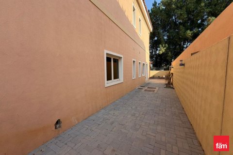Vilă de închiriat în Dubai, EAU 5 dormitoare, 673.9 mp. №660548 - poză 11