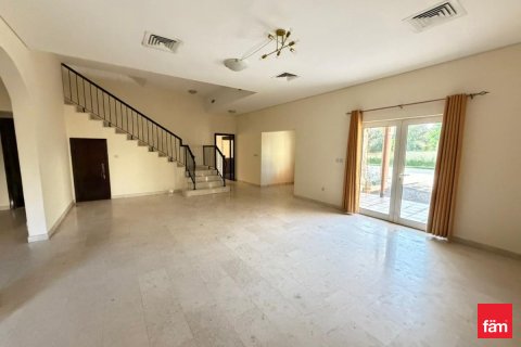 Vilă de închiriat în Dubai, EAU 5 dormitoare, 673.9 mp. №660548 - poză 4